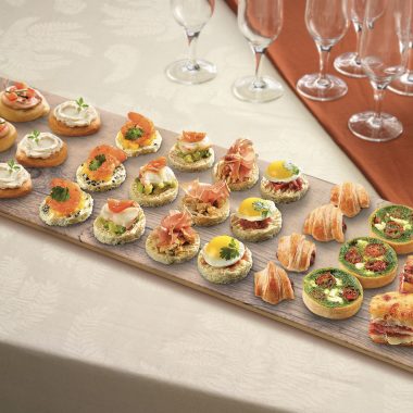 allestire la tavola per l'aperitivo - finger food - tagliere tognana happy hour