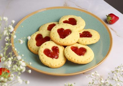Biscotti con cuore di confettura